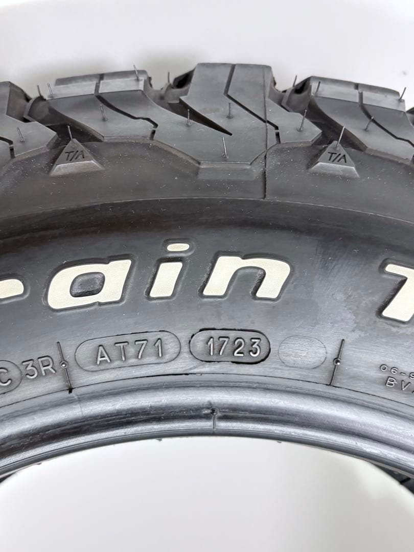 美品！BFグッドリッチ　215/70R16 オールテレーン 4本セット