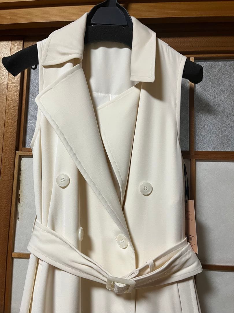 「新品•未使用」Eimy istoire バックプリーツロングジレ(ivory)
