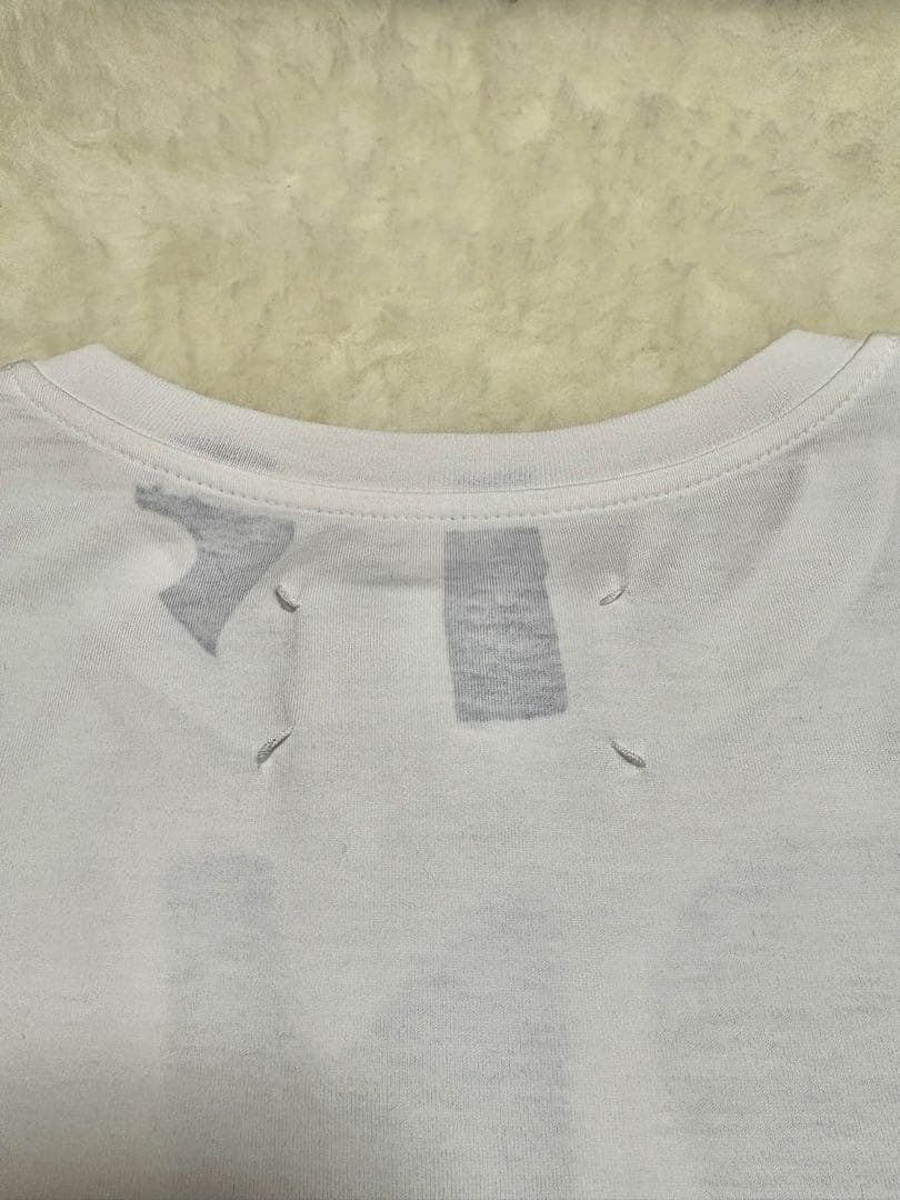 メゾンマルジェラホワイト ブルー 文字プリント Tシャツ