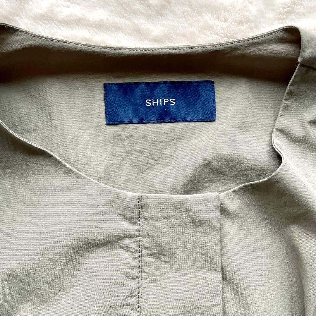 SHIPSはっ水加工 ノーカラー ナイロンロングコート 38 カーキ