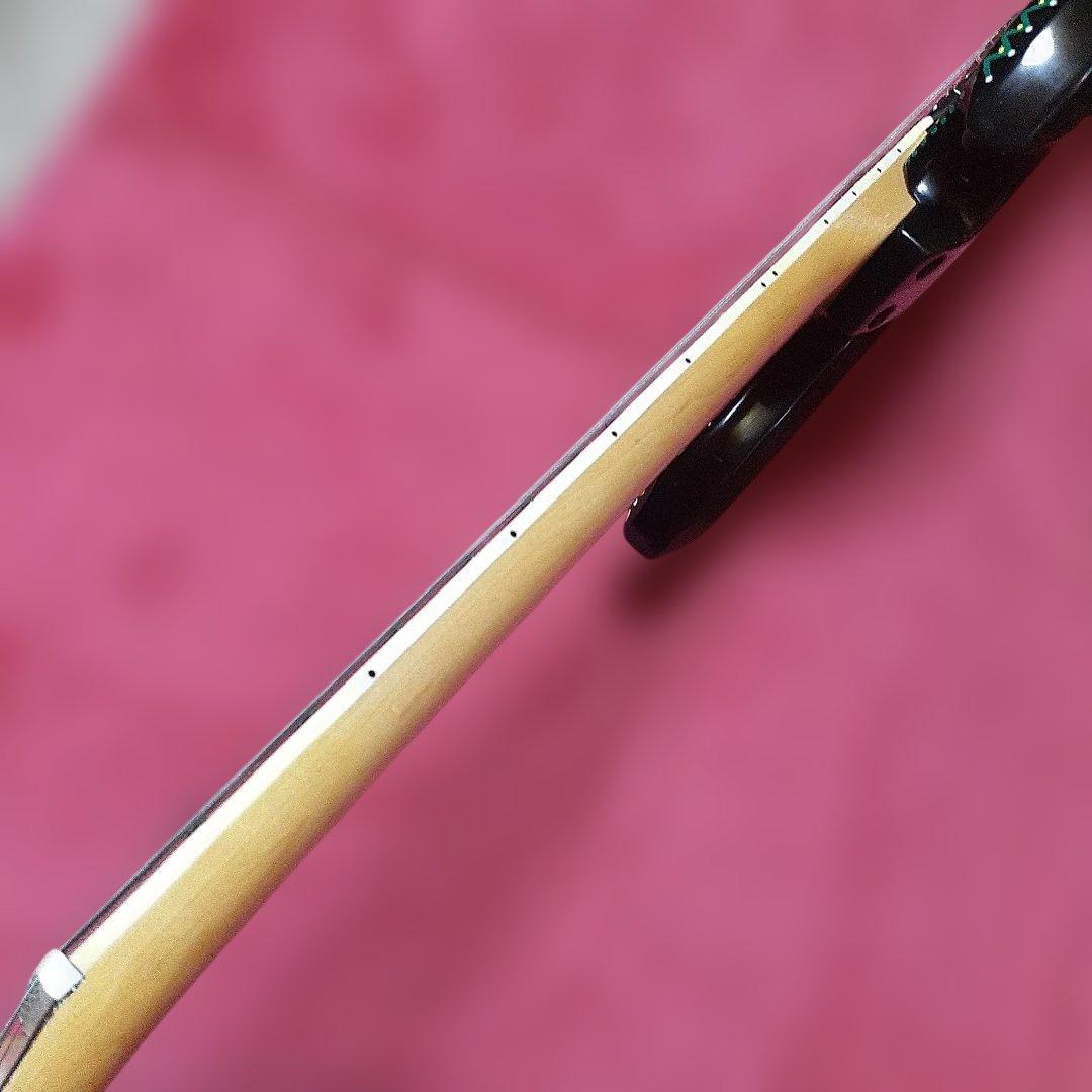 【良・美品】アメーバペイント・hideモデル。モッキンバードエレキギター。