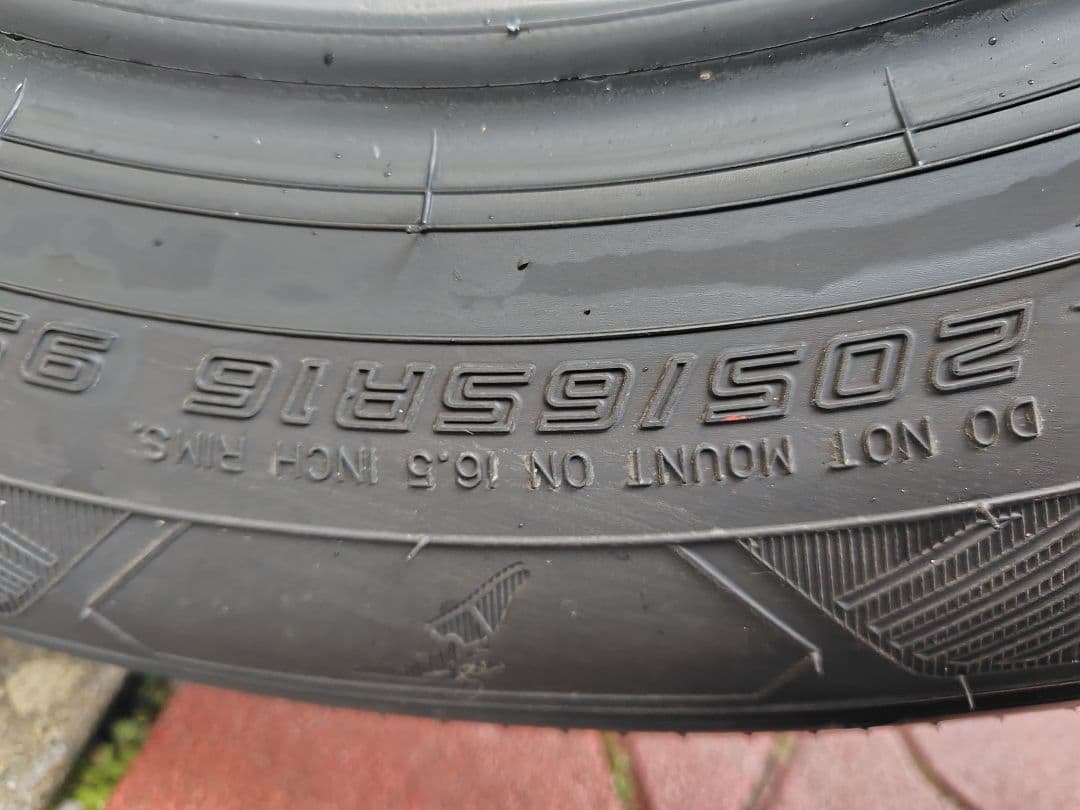 やす、Goodyear RVF02 205/65R16 タイヤ 9分山