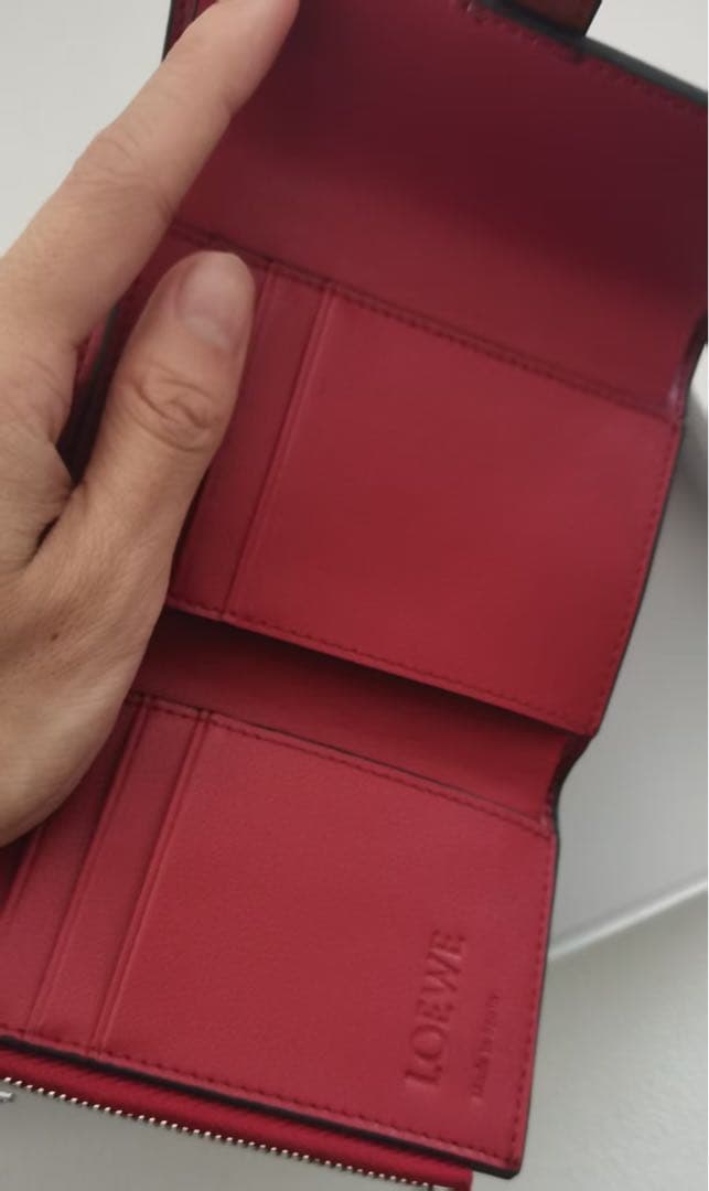 美品✨送料込み　LOEWE ロエベ　三つ折り財布 ブラウン レッド