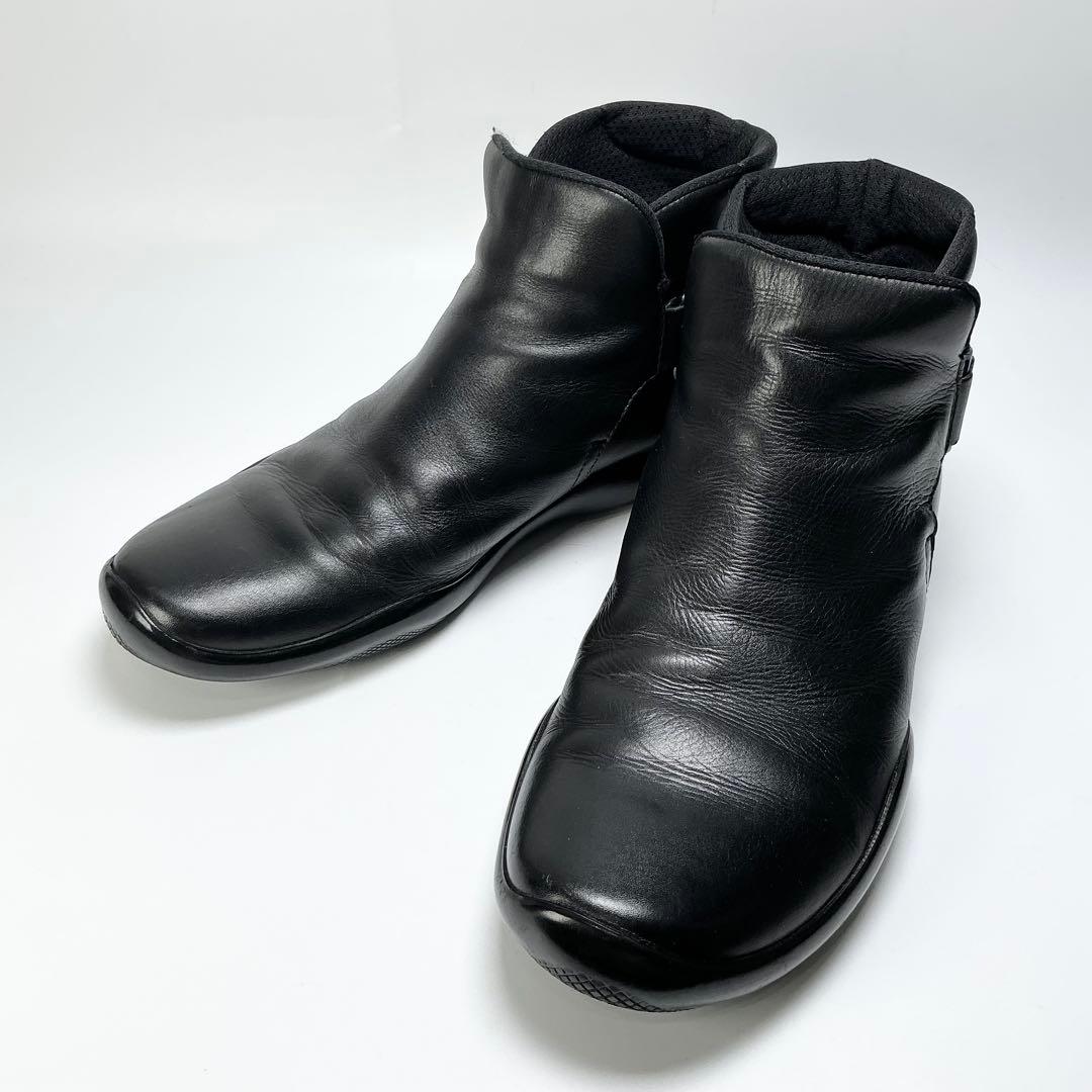 PRADA　ショートブーツ　レザー　ブラック　ベルト　24.5cm