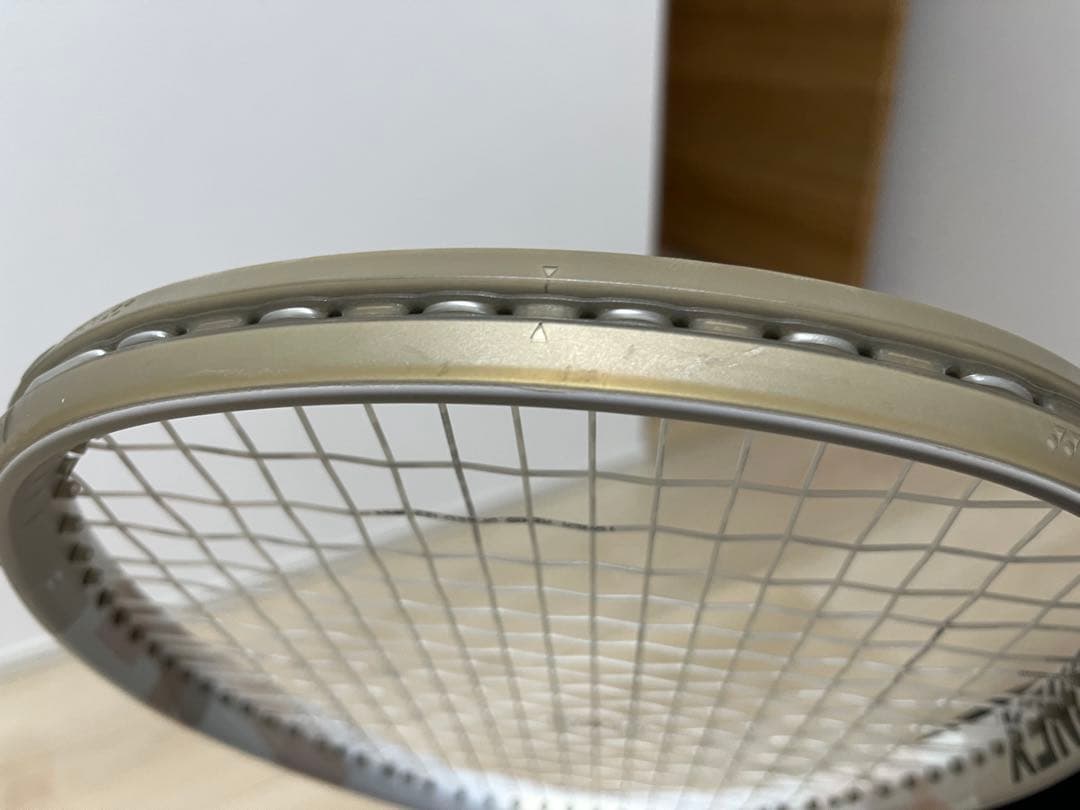 ケニー　『美品』YONEX VCORE 100 テニスラケット　G2