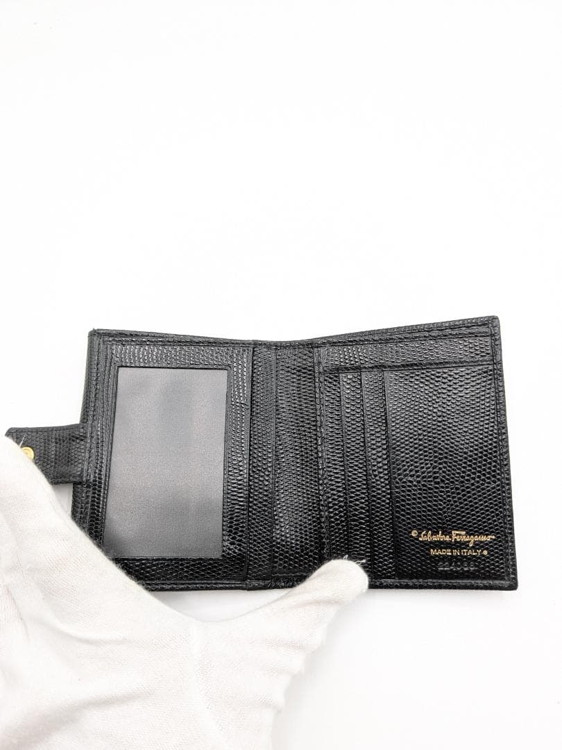 良品✨ フェラガモ ２つ折り財布 ヴァラ レザー ブラック 0KT