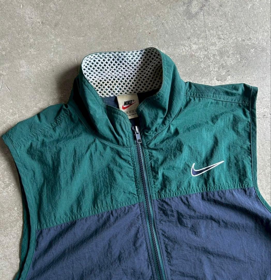 NIKE 90s ナイロンベスト