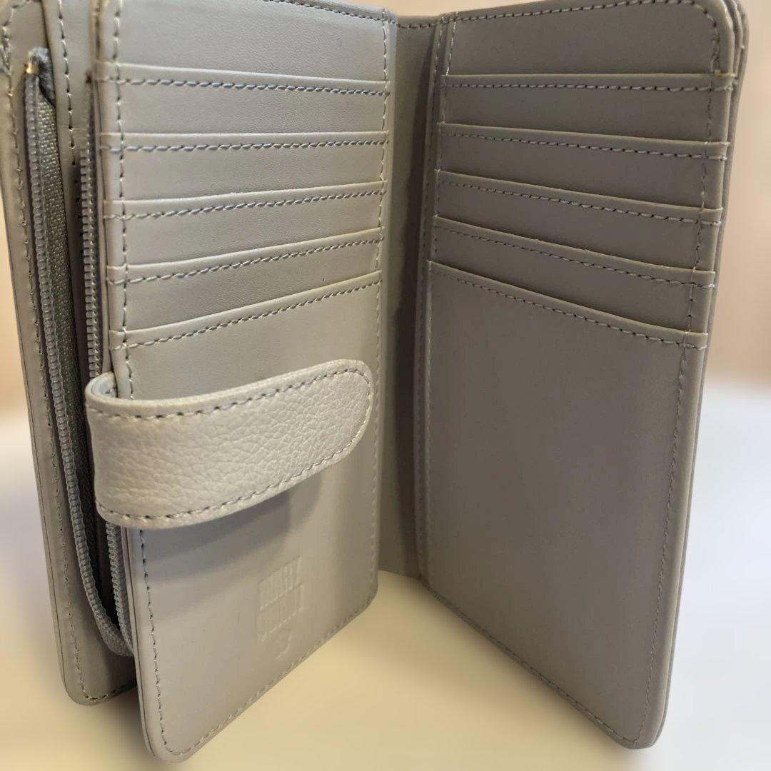MARY QUANT 花柄レザー二つ折り財布 グレー