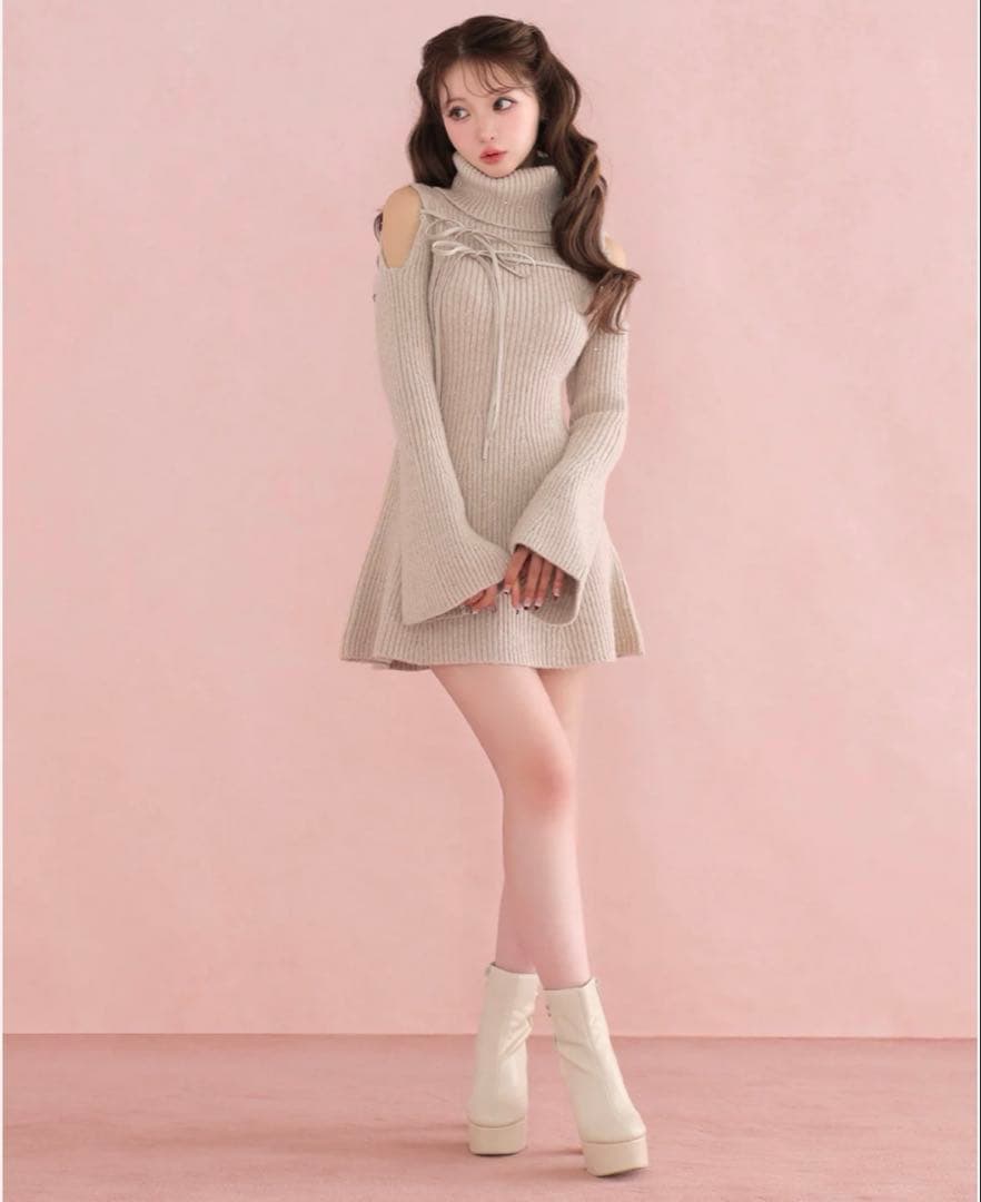 Emblem charm platform short boots 白 L