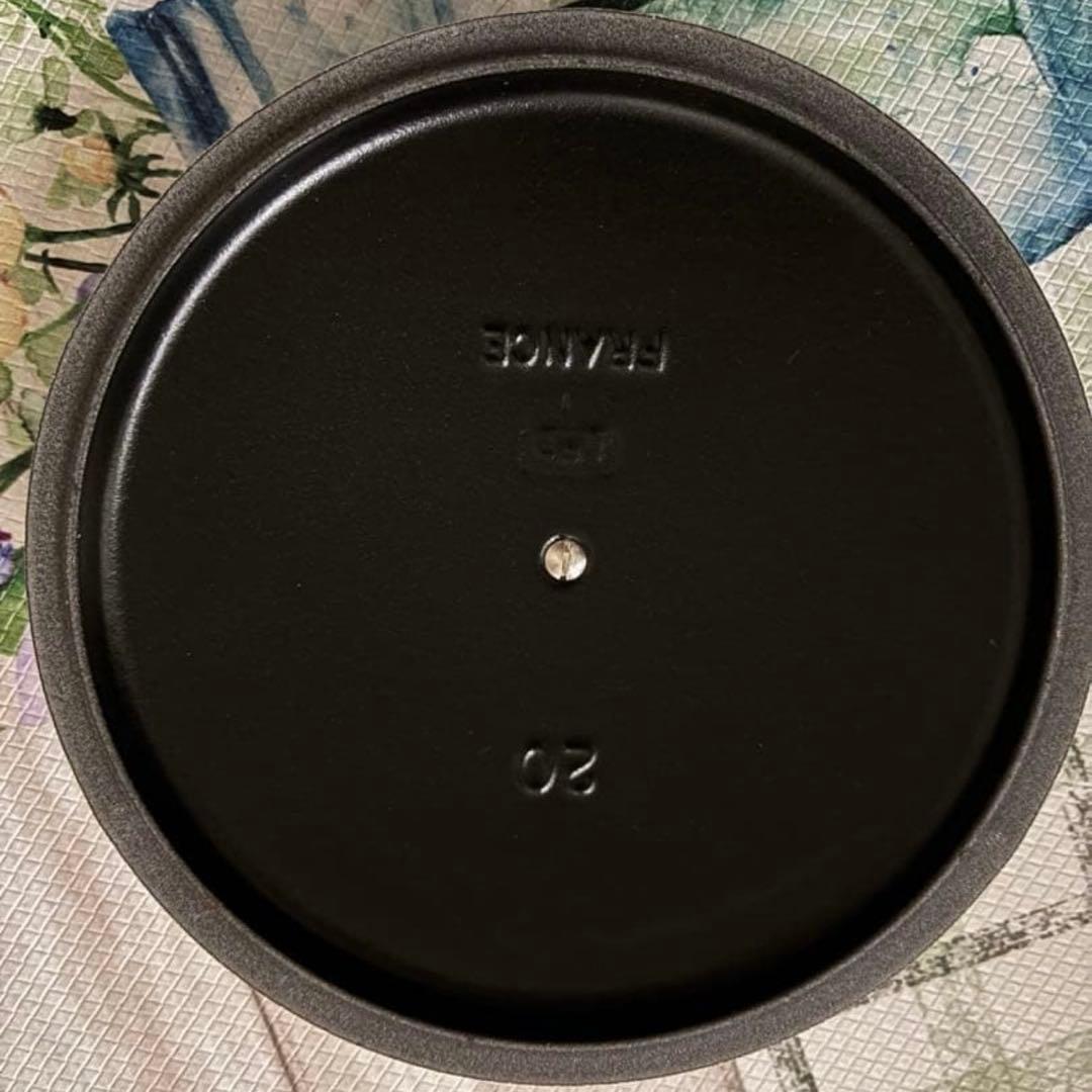 ル・クルーゼ　シグニチャー ココット・ロンド 20cm新品