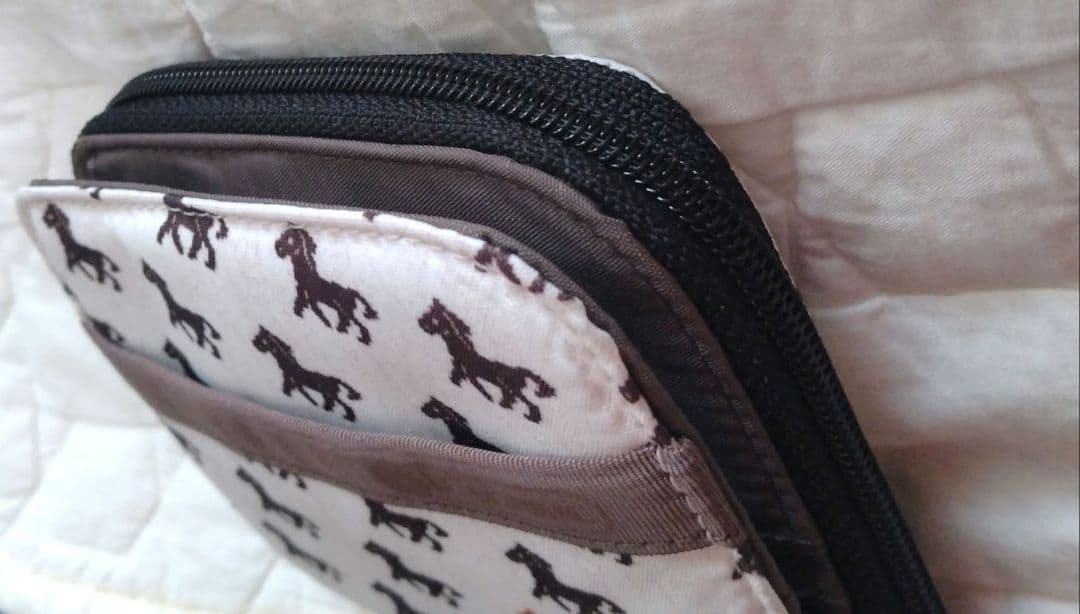 美品　LeSportsac　ホースパレード　財布