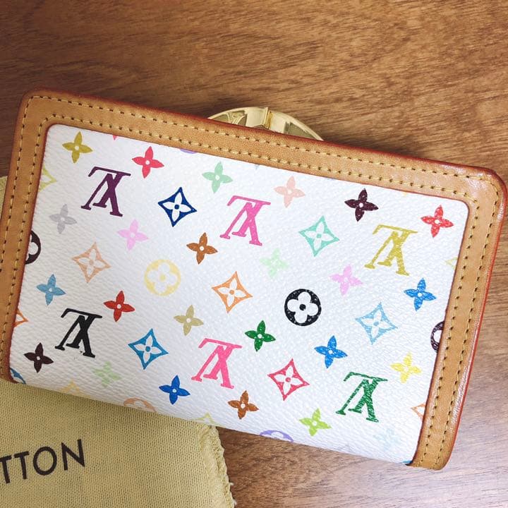 ルイヴィトン モノグラムマルチカラー がま口 二つ折り財布