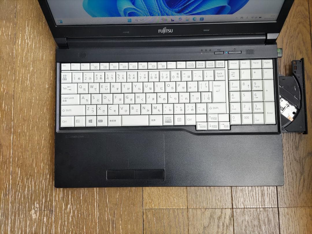 美品　富士通　SSD Win11 オフィス2019