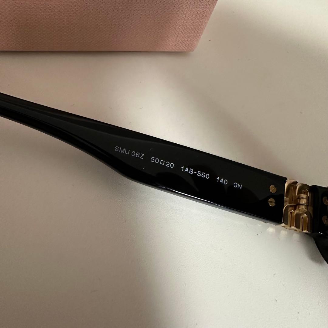 MIUMIU オーバルサングラス ブラック　 【美品】