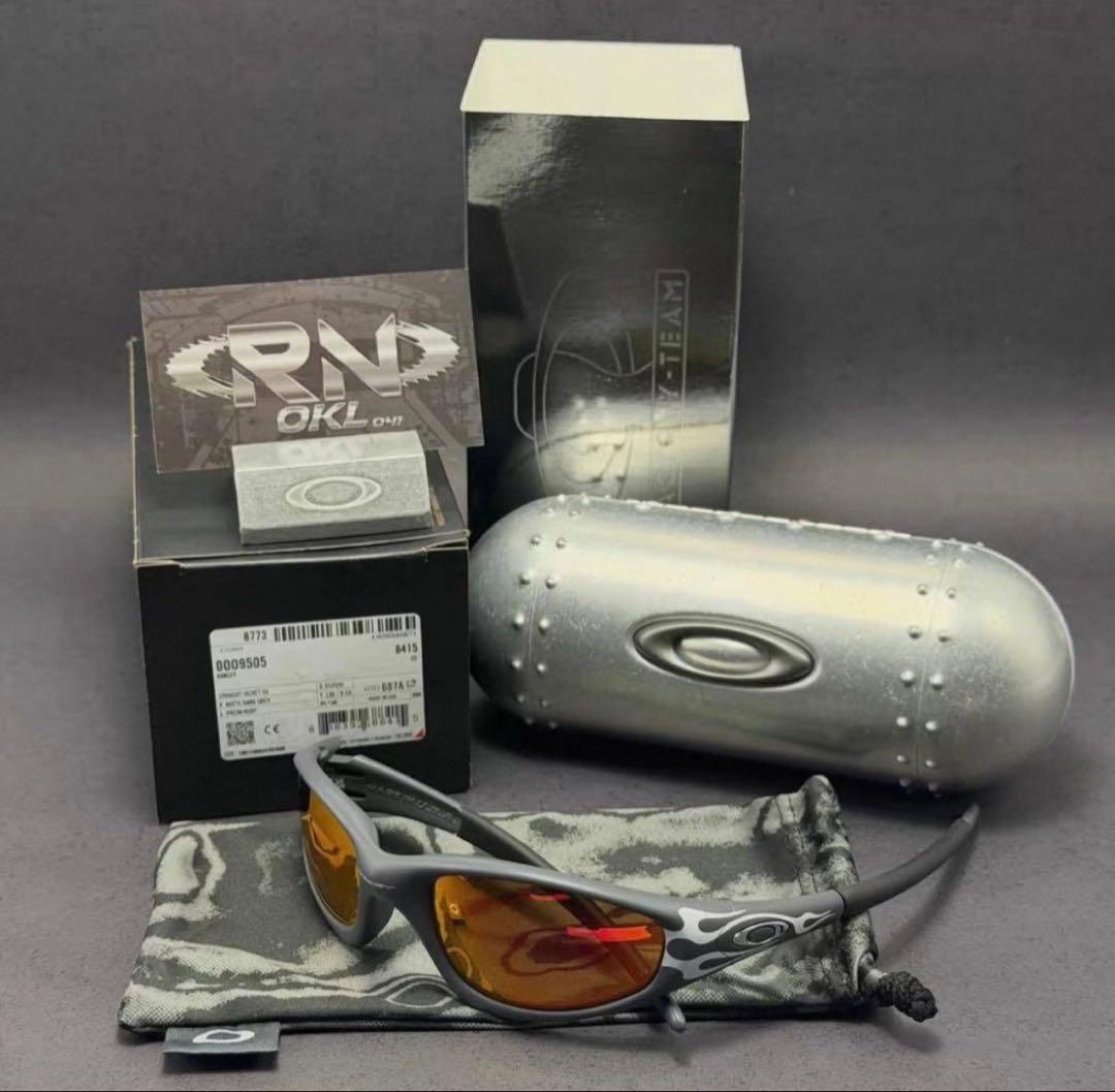 小物 Oakley Brain Dead Straight Jacket 99