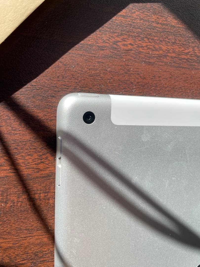 か*ん様 ⭐️美品　iPad 第9世代 Cellularモデル 64GB SIM