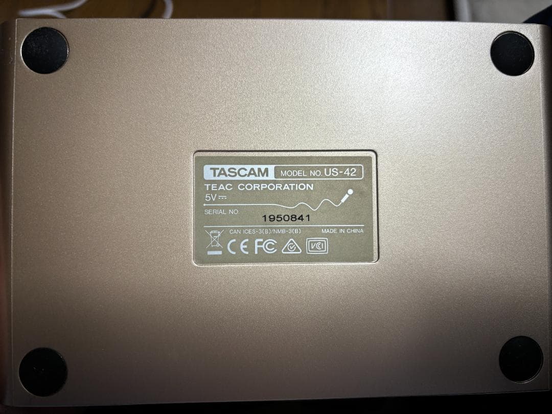 TASCAM MiNiSTUDIO CREATOR US-42 ◆マイク等おまけ
