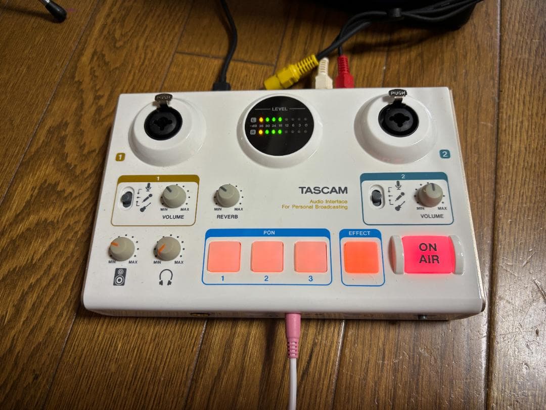 TASCAM MiNiSTUDIO CREATOR US-42 ◆マイク等おまけ