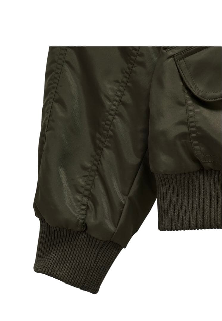 DANDEL cropped studded MA-1 jacket (カーキ)
