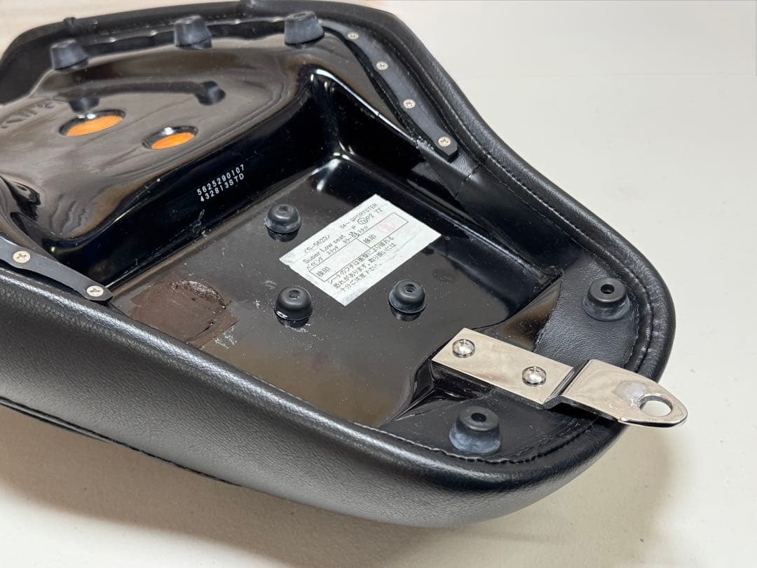 Ｋ＆Ｈ　人気　ソロシート　スポーツスター　04以降　XL 883 04-