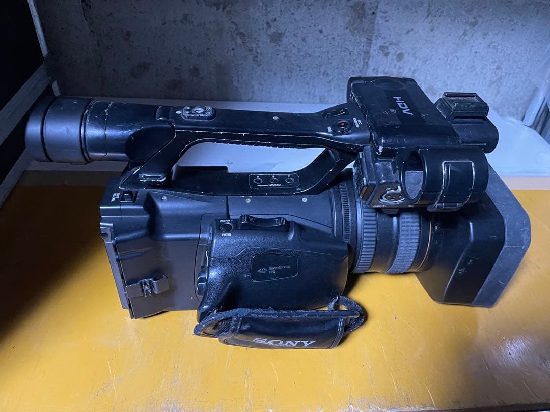 A*e様 【ジャンク】 SONY HVR-Z5J 業務用ビデオカメラ本体