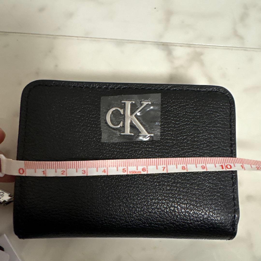 新品未使用　カルバンクライン　二つ折り財布