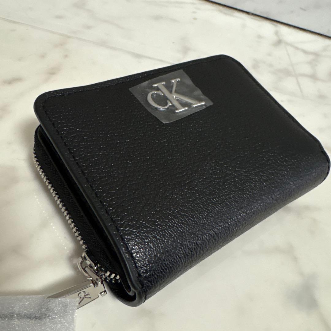新品未使用　カルバンクライン　二つ折り財布