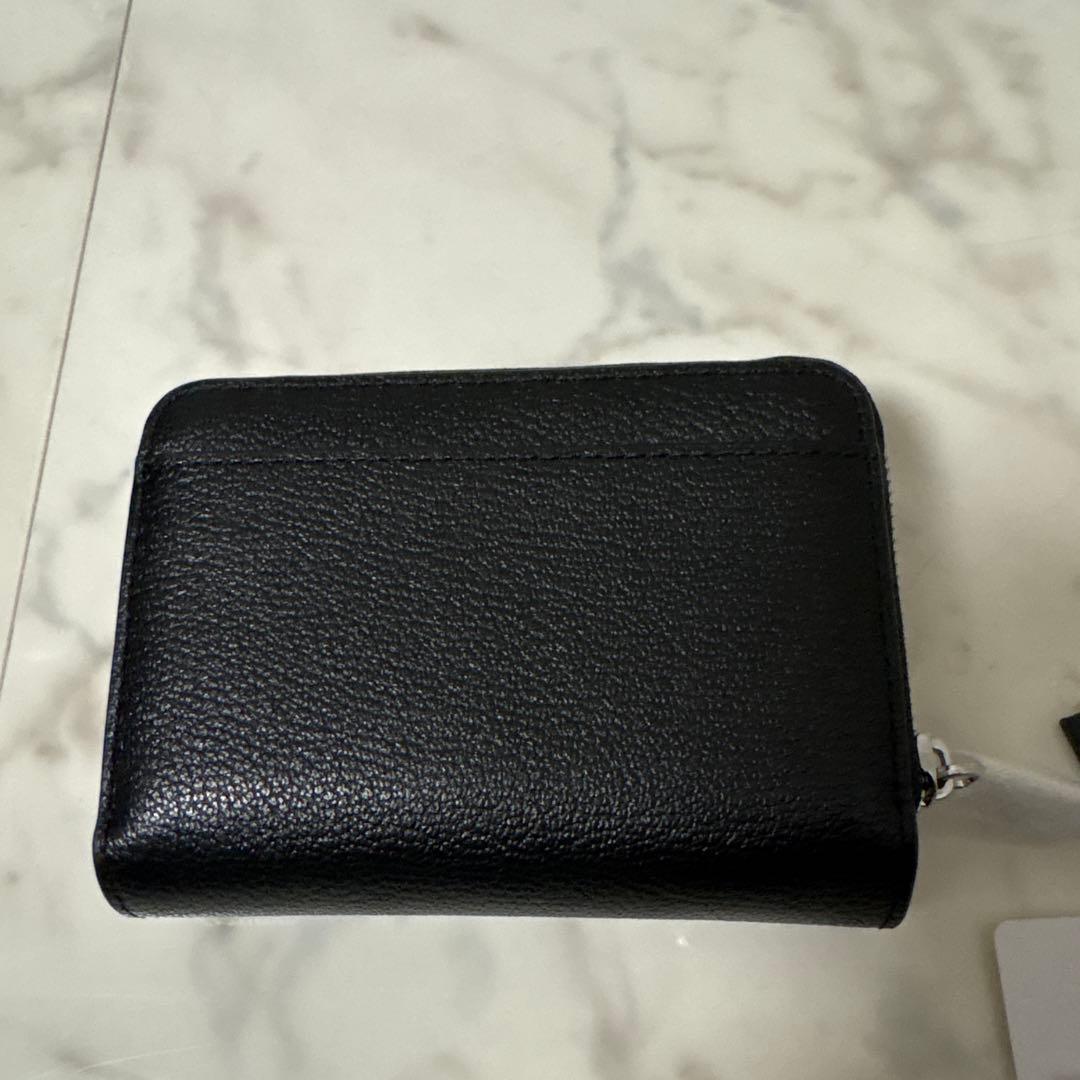 新品未使用　カルバンクライン　二つ折り財布