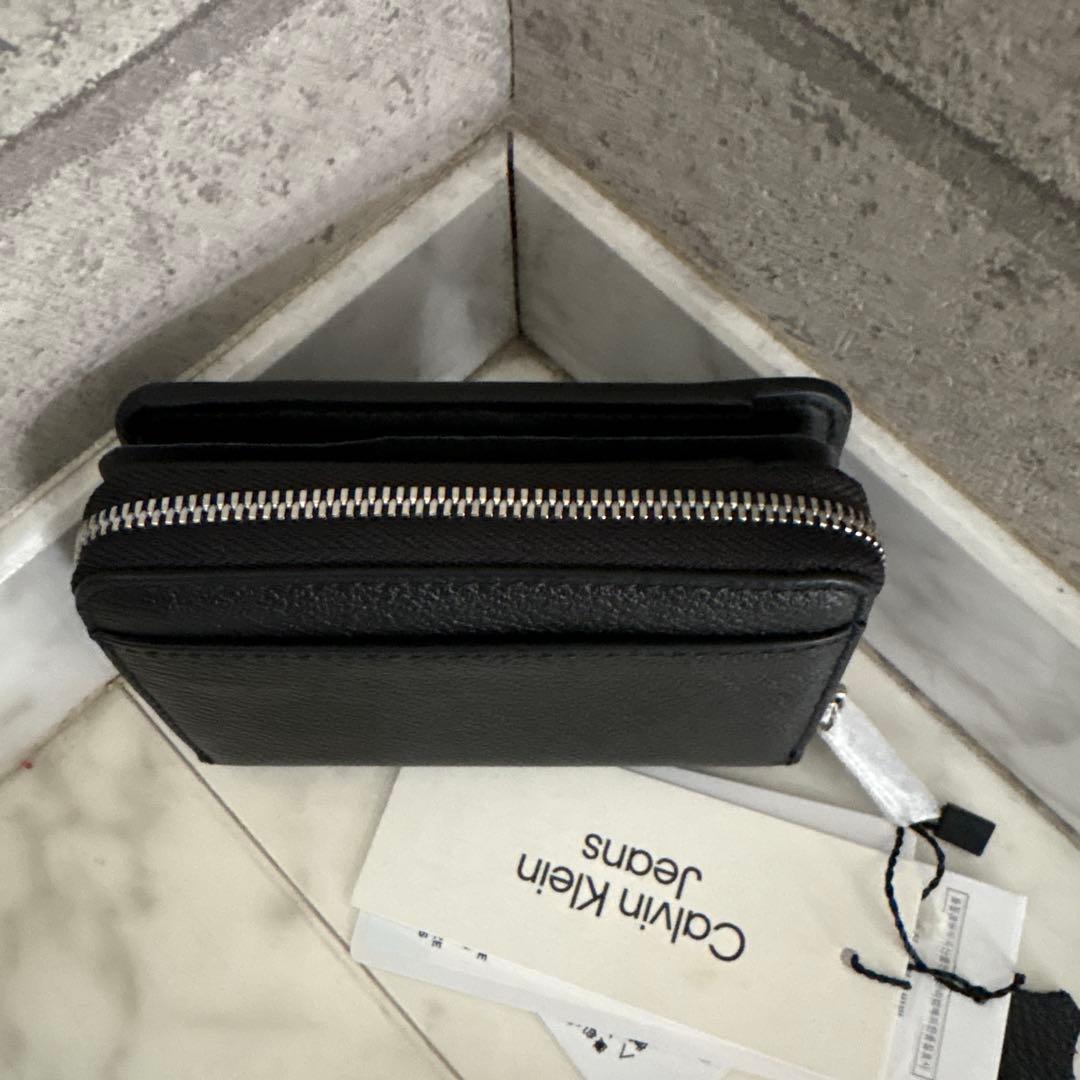 新品未使用　カルバンクライン　二つ折り財布