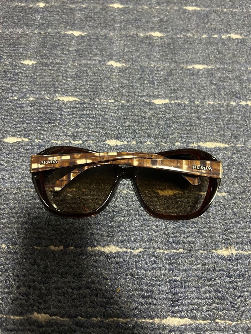 PRADA ラウンド型サングラス ブラウン