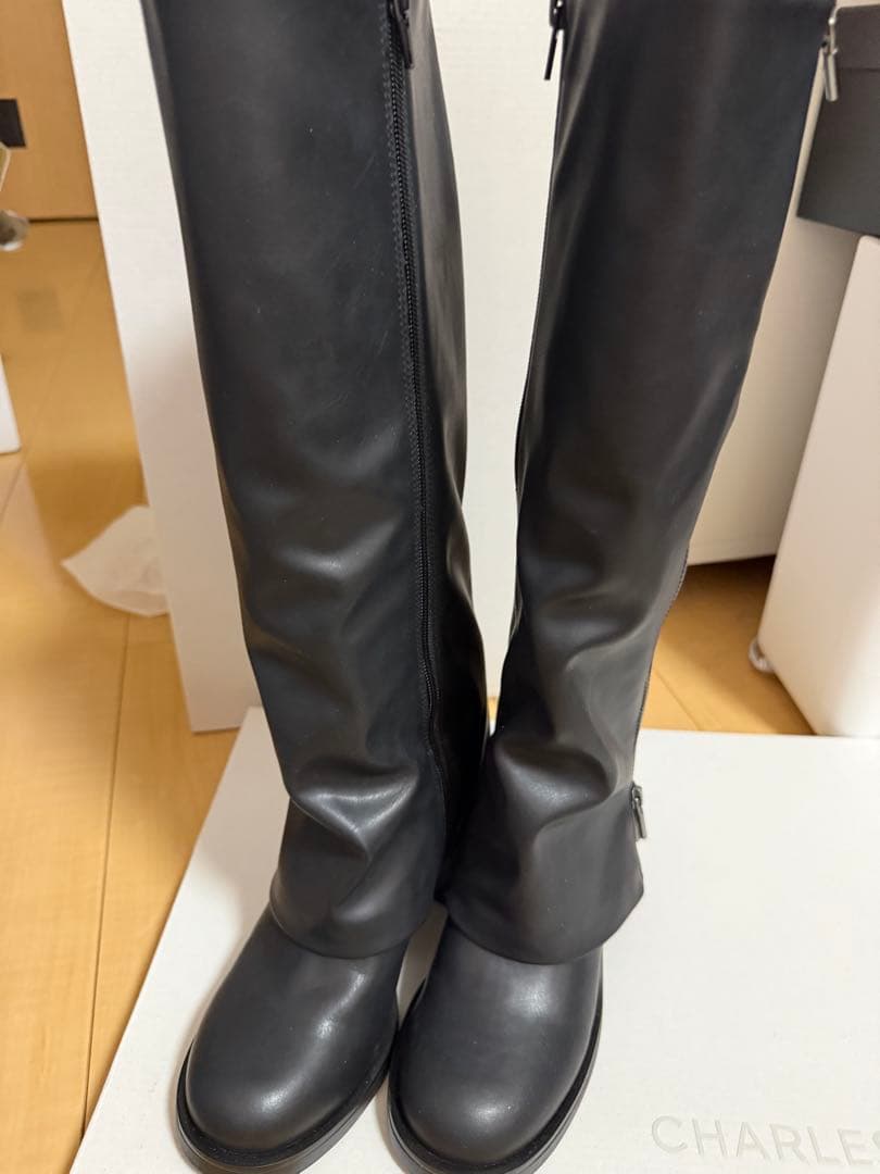 CHARLES & KEITH Louise ルーイ サイドジップロングブーツ
