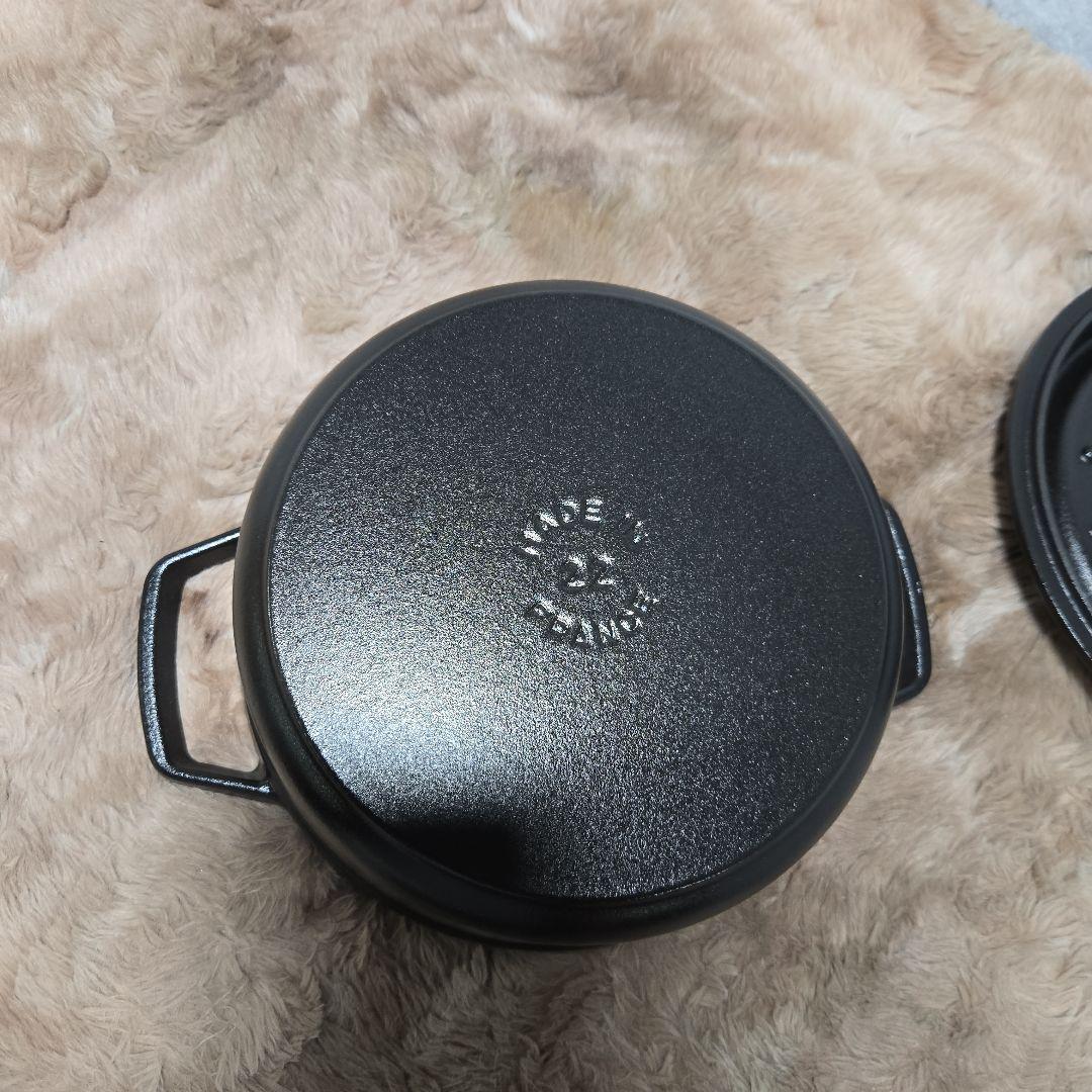 staub ストウブ ピコ ココット ラウンド ブラック 22cm 2.6L