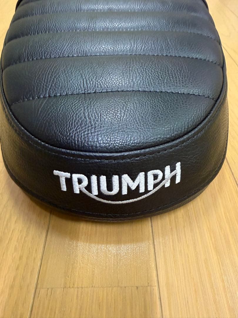 TRIUMPH トライアンフ　純正オプションシート　ブラック