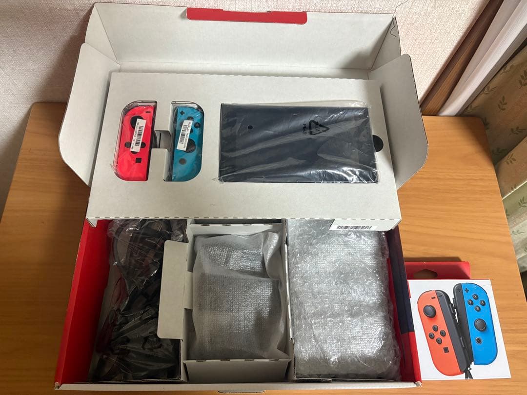 ★Nintendo Switch スイッチ★本体　付属品完備　任天堂