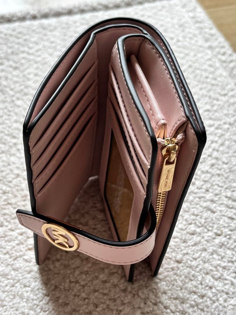 MICHAEL KORS 新品、未使用　二つ折り財布
