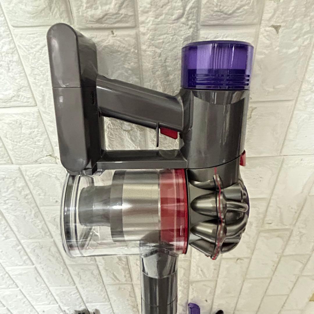Dyson v8 slim sv10k 本体と付属品