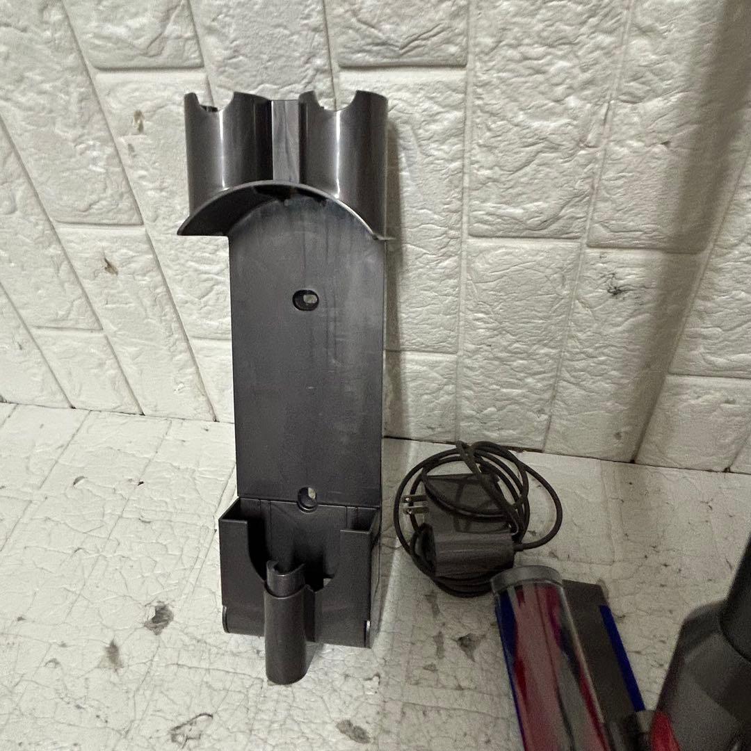 Dyson v8 slim sv10k 本体と付属品