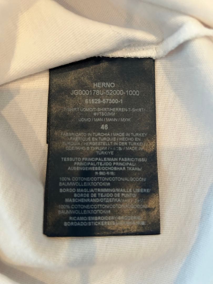 【極美品】HERNO（ヘルノ）ロゴTシャツ