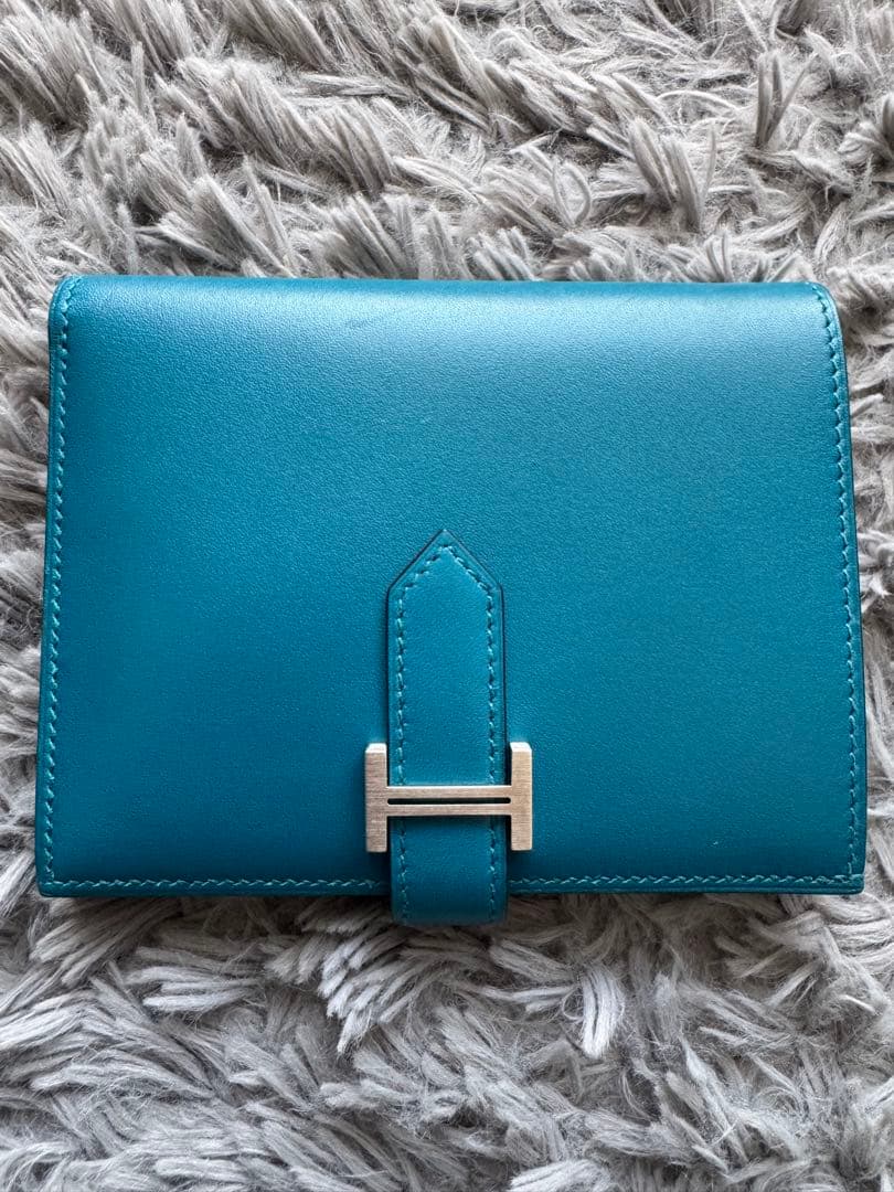 【極美品】HERMES エルメス　 べアン　コンパクト　青　ブルー　シルバー金具