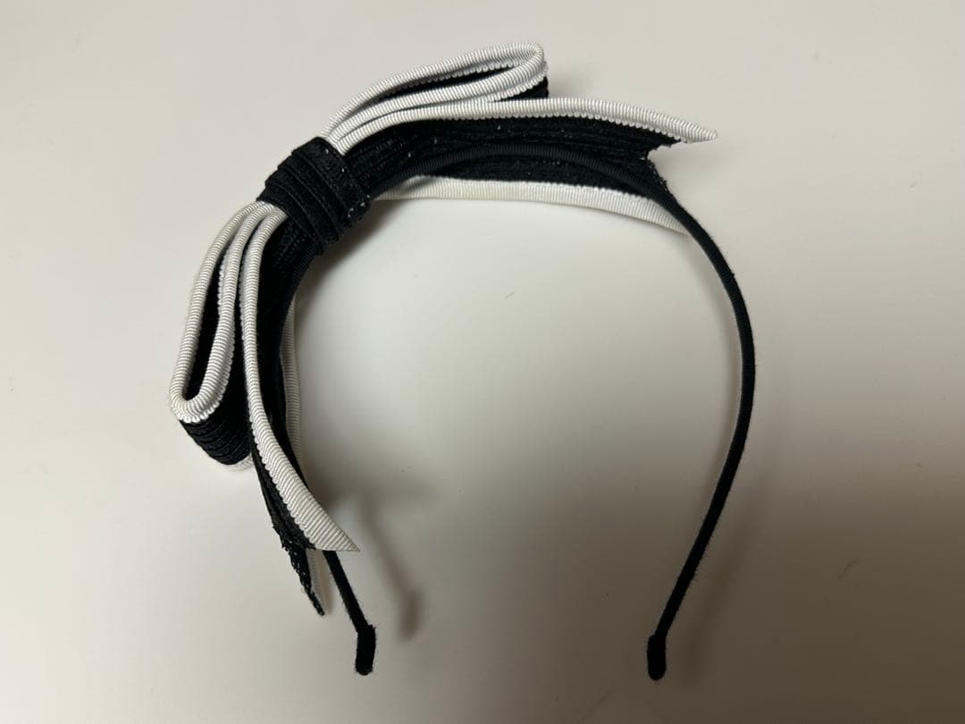CHANEL リボンヘアバンド カチューシャブラック・ホワイト