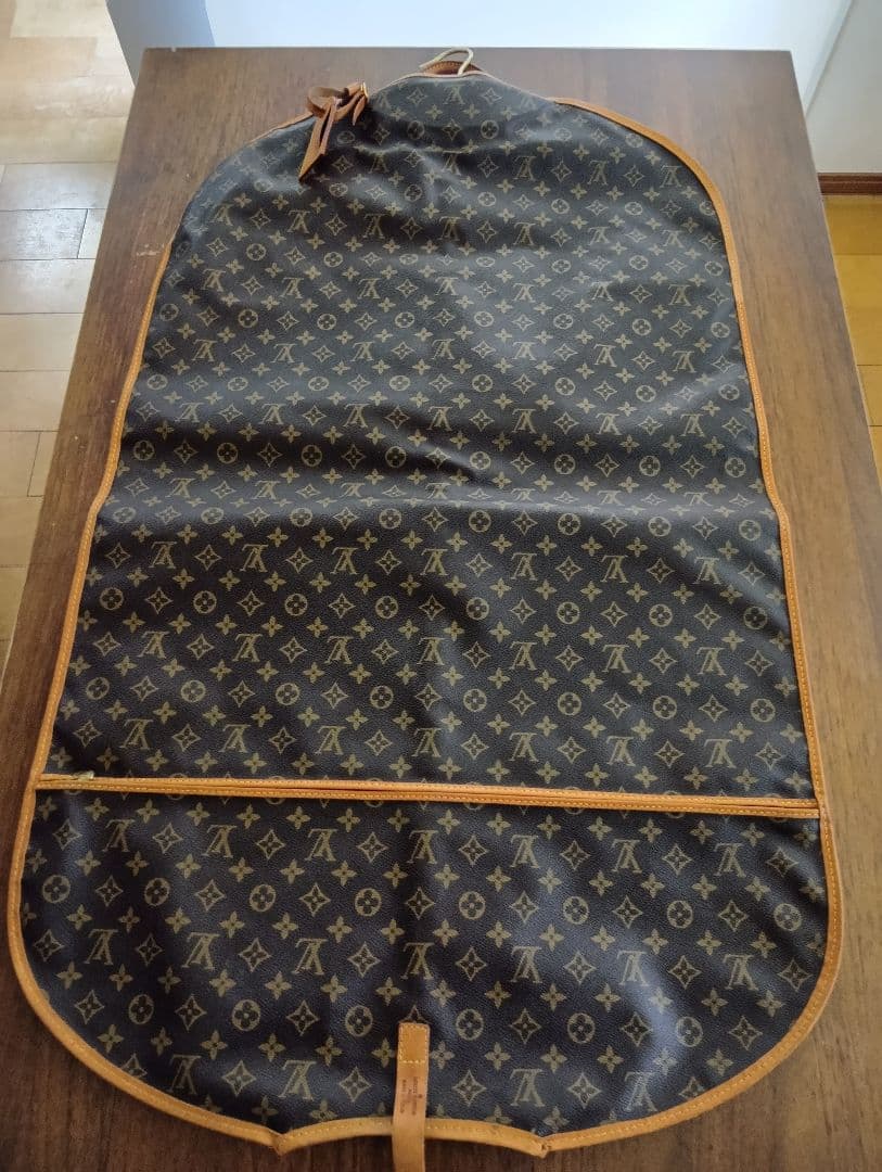 Louis Vuitton モノグラム　ガーメントバッグ
