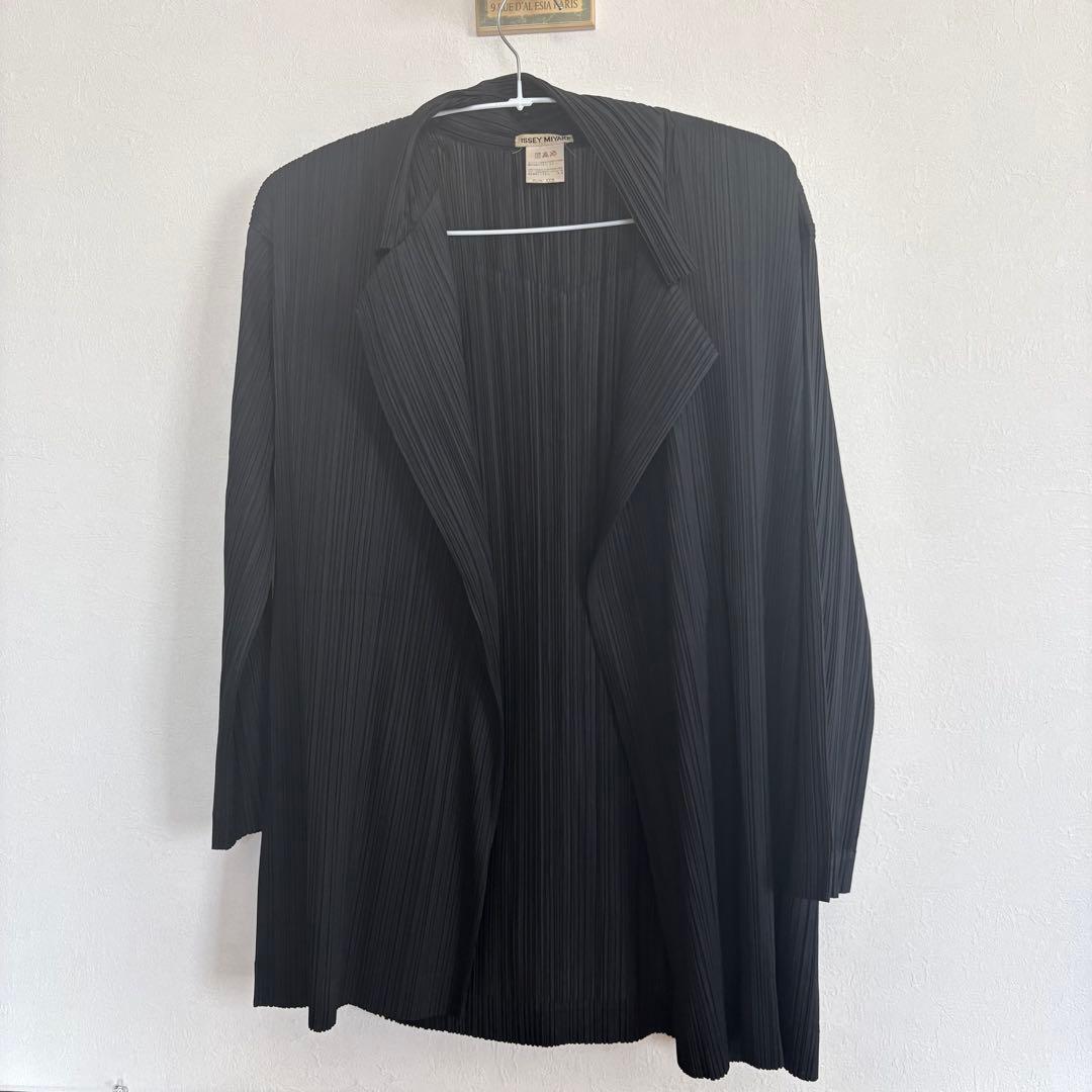 ISSEY MIYAKE ジャケットPLEATS PLEASE イッセイミヤケ黒