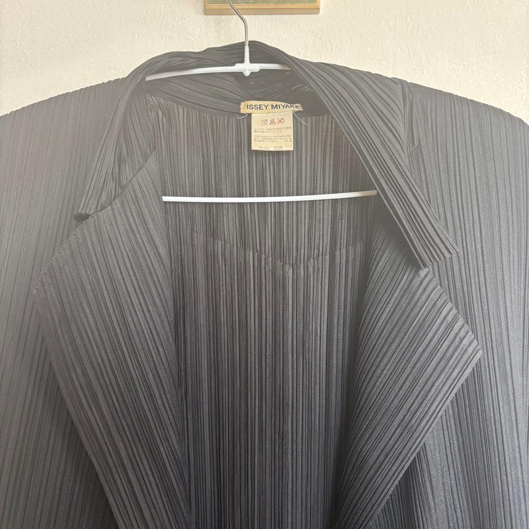 ISSEY MIYAKE ジャケットPLEATS PLEASE イッセイミヤケ黒