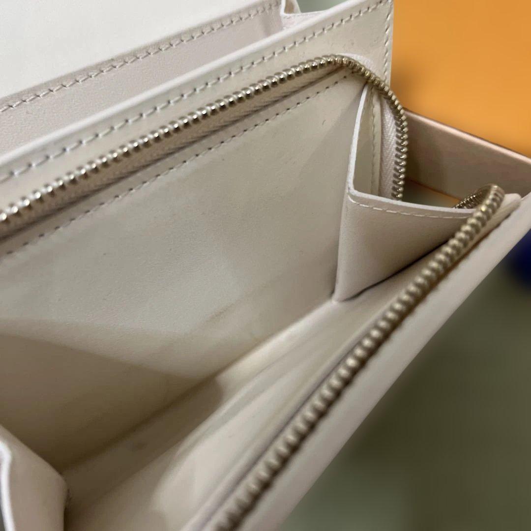 ノ*エ様 Louis Vuitton 財布 ホワイト　ポルトフォイユ　イリス　コ