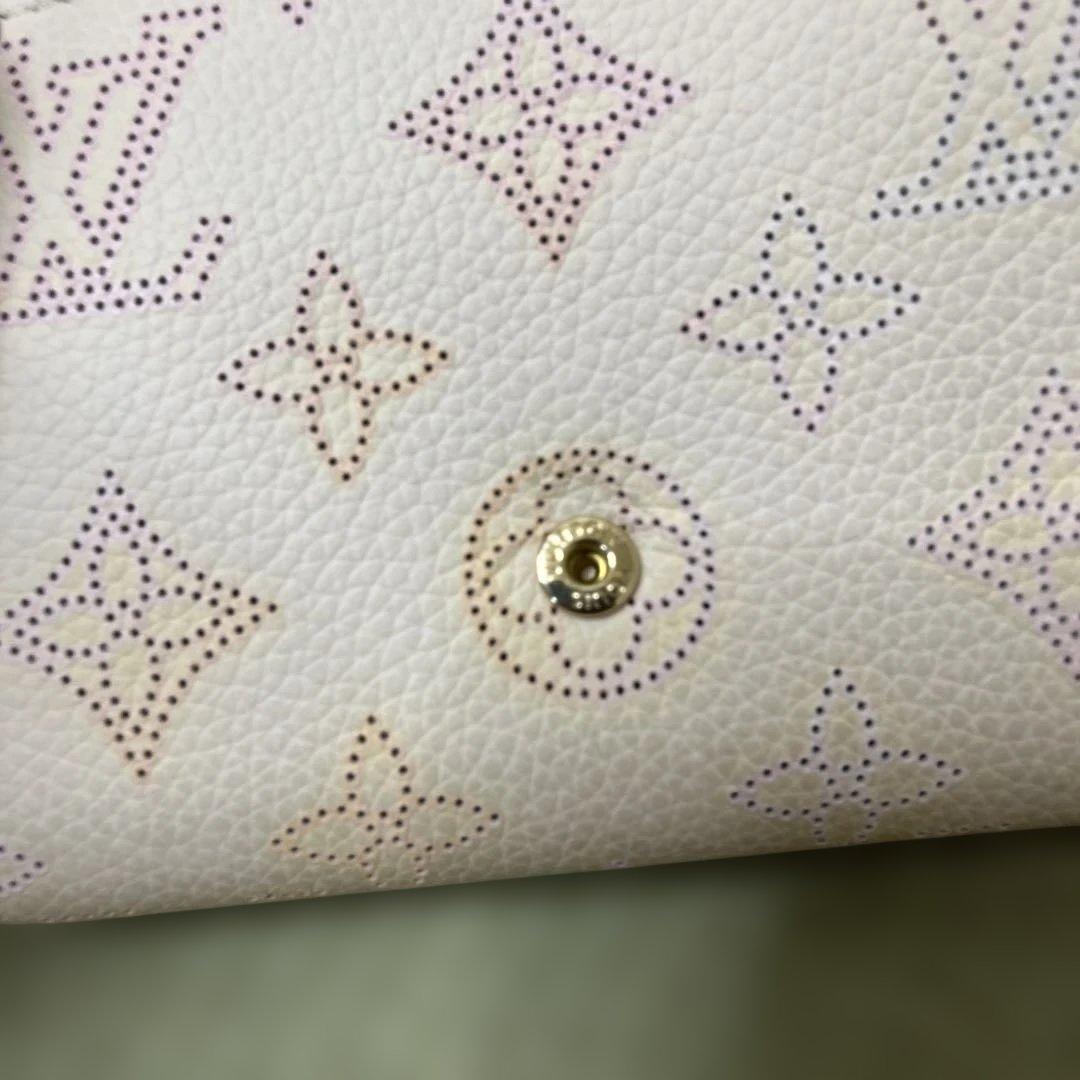 ノ*エ様 Louis Vuitton 財布 ホワイト　ポルトフォイユ　イリス　コ