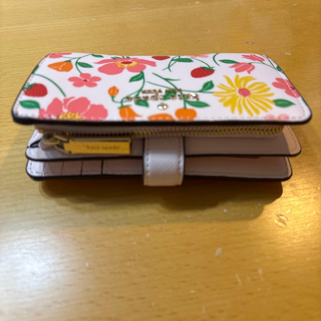 ケイトスペード　2つ折り財布