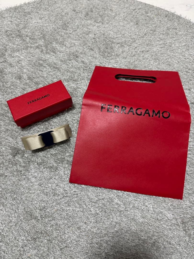 Ferragamo リボンバレッタ