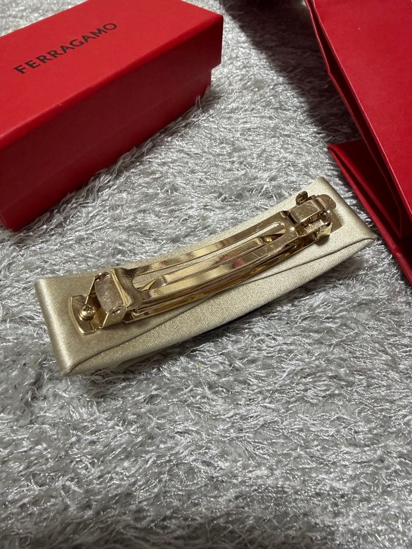 Ferragamo リボンバレッタ