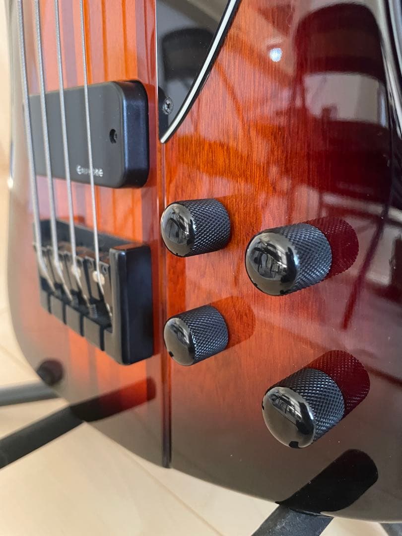 Epiphone Thunderbird IV-PRO ベース
