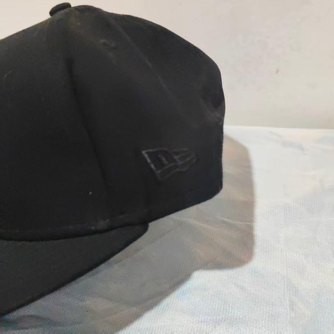 む*と様 challenger × newERA キャップ